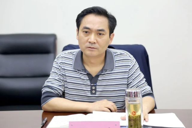 党组书记,检察长吴俊峰指出,市院的点评意见反映出了我院存在工作不