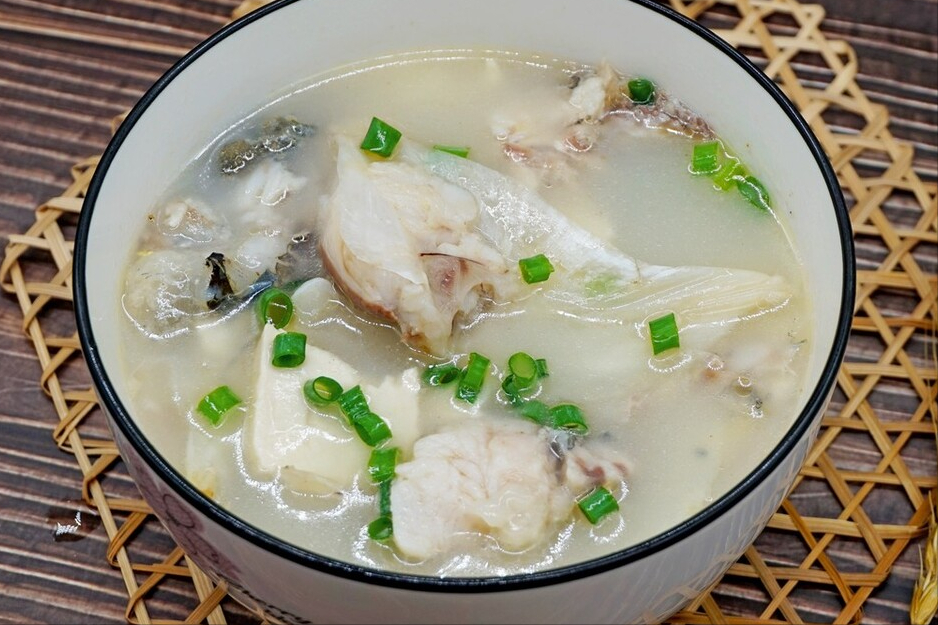 鯽魚豆腐湯不要直接加水燉牢記2點魚湯又白又香還沒腥味