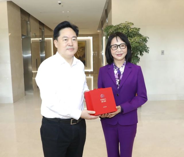 陈金虎还来到常州星宇车灯股份有限公司,公司专注于汽车车灯的研发