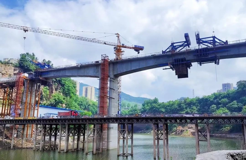 渝论场向前再向前重庆铁路建设加速跑