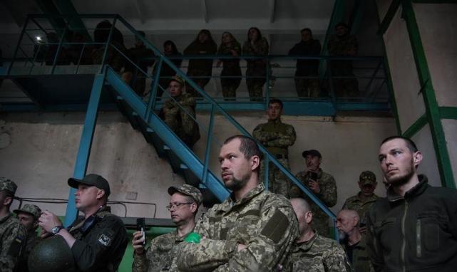 蹲坑敖德萨-不知道啥时候才反攻的乌军第28独立机械化旅