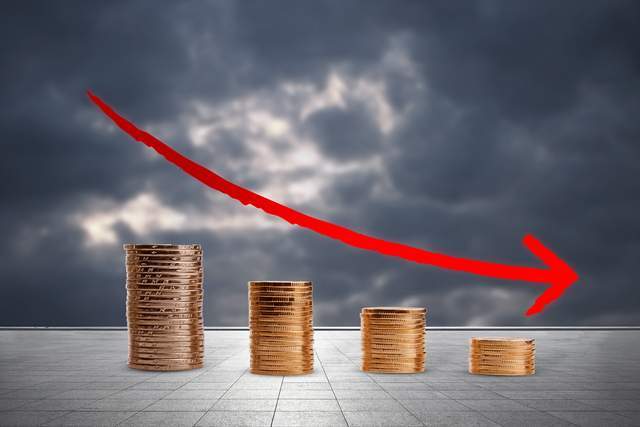 《买基金14年没回本？中邮核心成长累计下跌21％，远跑输同行》