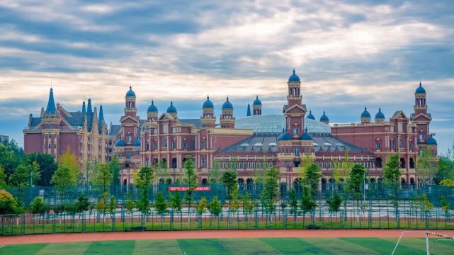 学校简介四川省招生代码:11841圆你军营梦来天一参军报国,无上光荣