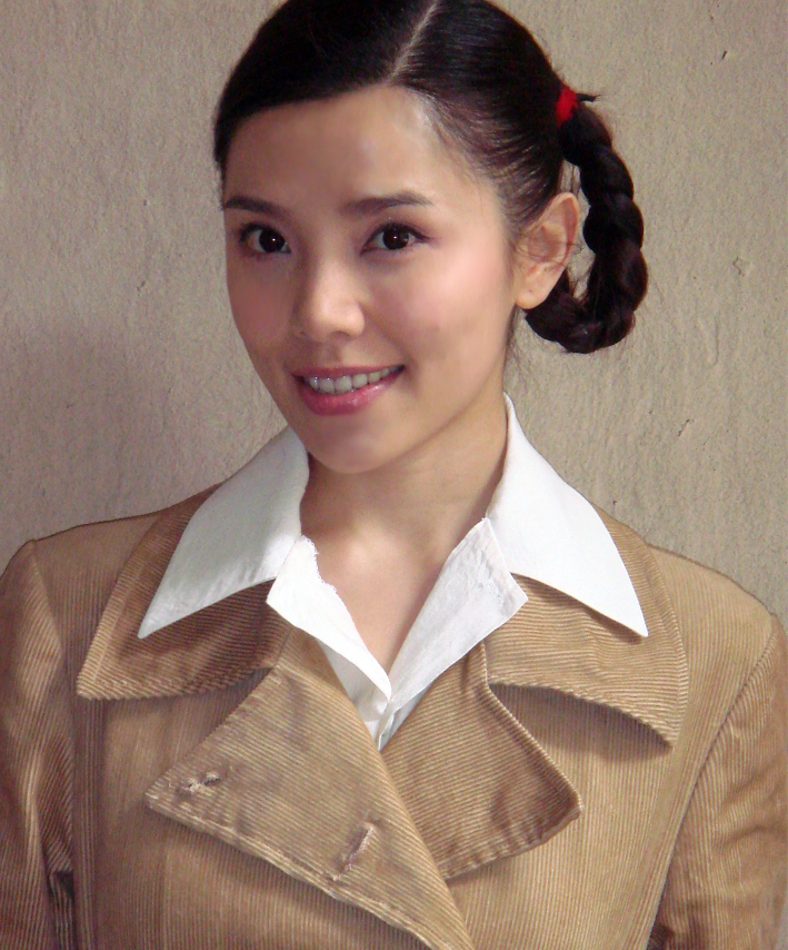 知名演员李佳璇导演丈夫去世8年与狗为伴她的痴情让人泪目