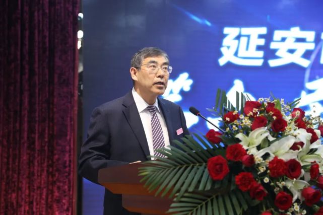 副院长武治东,副院长吴栋,总会计师贺延平分别对本次会议新出台的科技