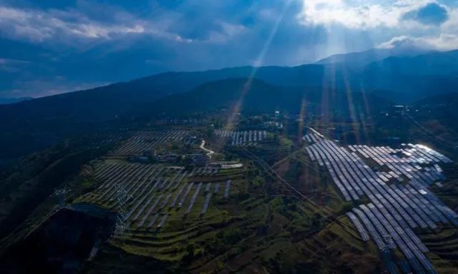 威宁县玉龙镇象鼻岭水电厂多能互补的清洁能源开发基地