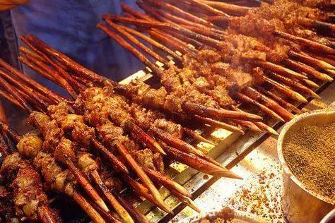 新疆红柳烤肉,这样大块吃肉真过瘾!