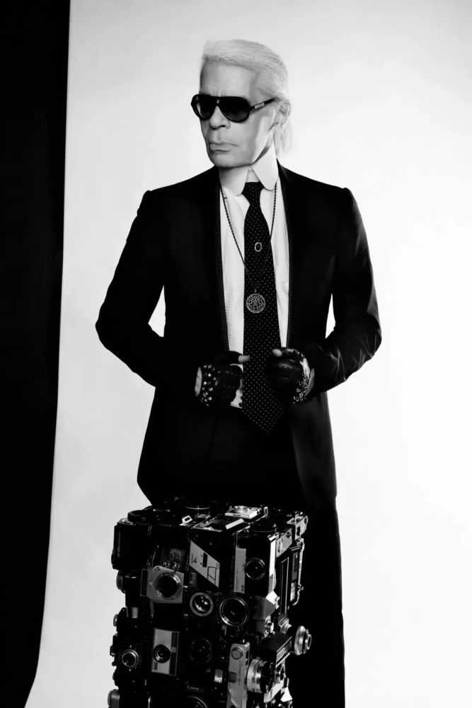 老佛爷巴黎别墅被拍卖一生未婚无儿无女贵为香奈儿总监又何如