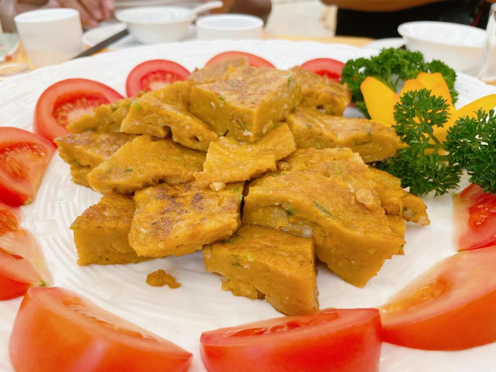 来广东汕尾吃了一餐海胆宴10个人花了1600元贵吗