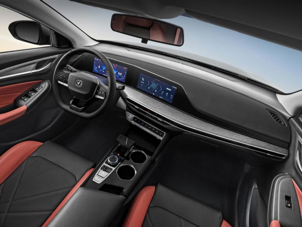 比亚迪首款搭载CTB技术的e平台3.0车型，海豹预售仅21.28万元起