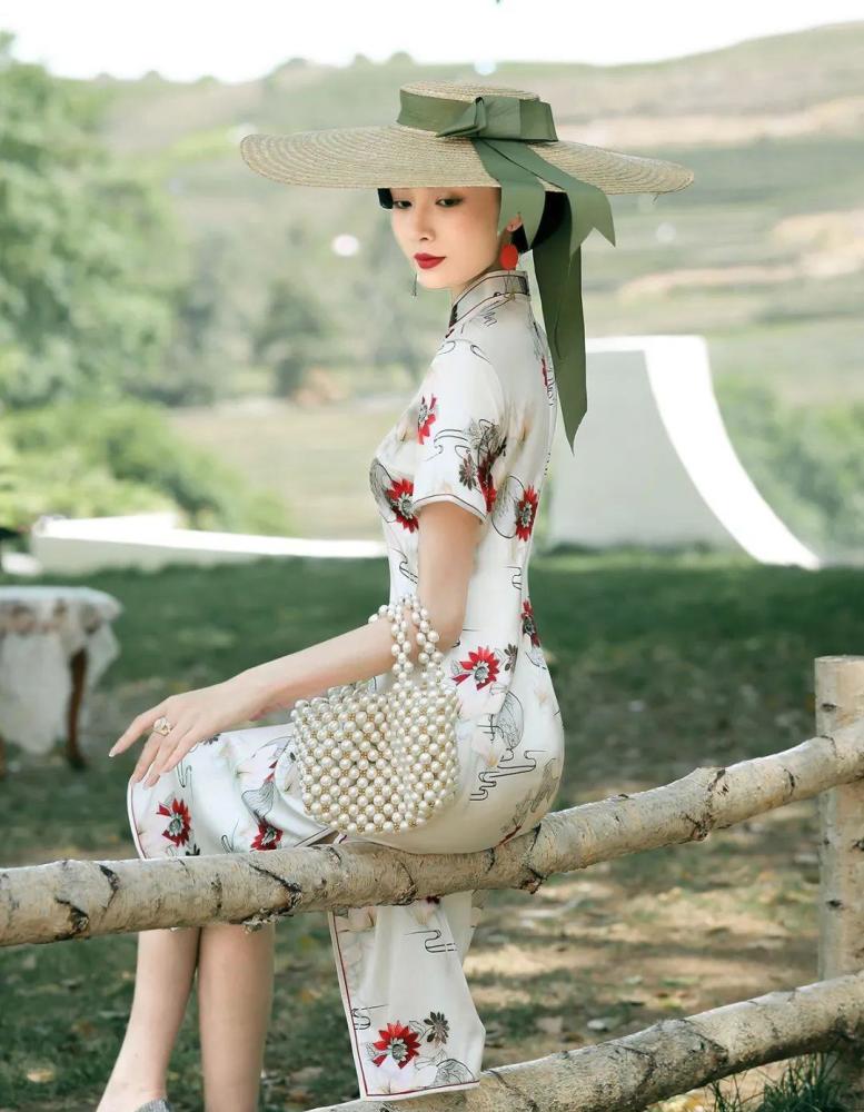 春天拍摄复古旗袍照,除了摄影技巧,模特造型不容忽视_腾讯新闻