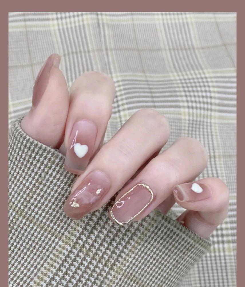 春季高级感美甲插图2