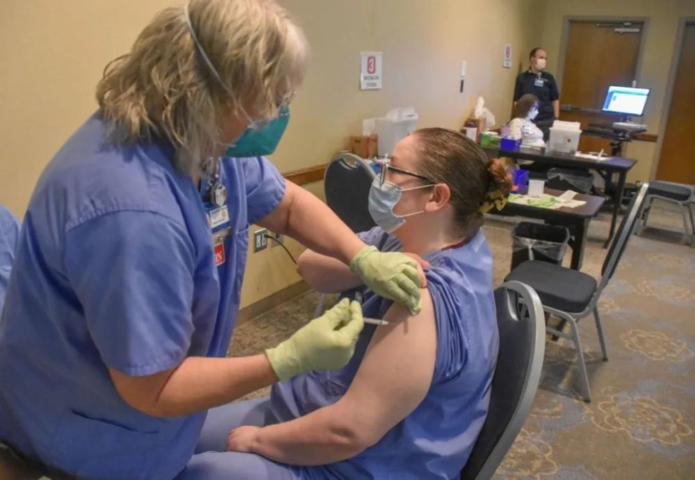 欧美突然暴发猴痘,人类需补种天花疫苗?_腾讯新闻