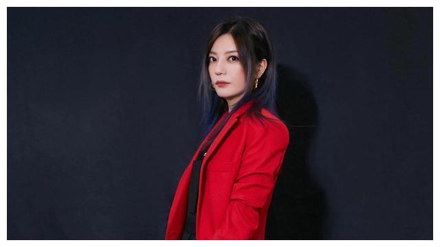 男明星粉丝数量排行榜_微博粉丝量前8名的明星:4人已破亿,流量艺人却只有他一人上榜
