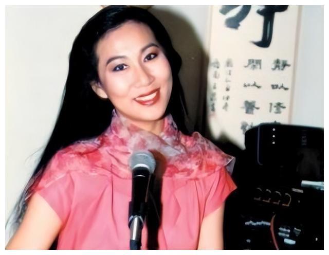 奚秀兰:出道就是冠军,成了父母的"摇钱树",婚后被丈夫宠上天