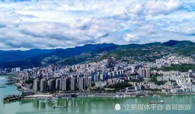 1,奉節縣隸屬重慶市,是重慶市的東大門,位於長江三峽庫區腹心.