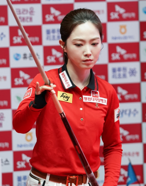 台球美女车侑蓝二次退役!韩国球队集体欢送,未来将成尹锡悦身边人