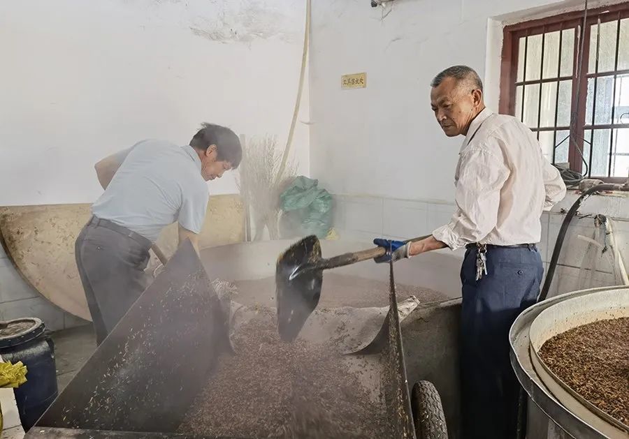 热点廖大烈传承古法酿造技艺争创潜江虾稻酒品牌