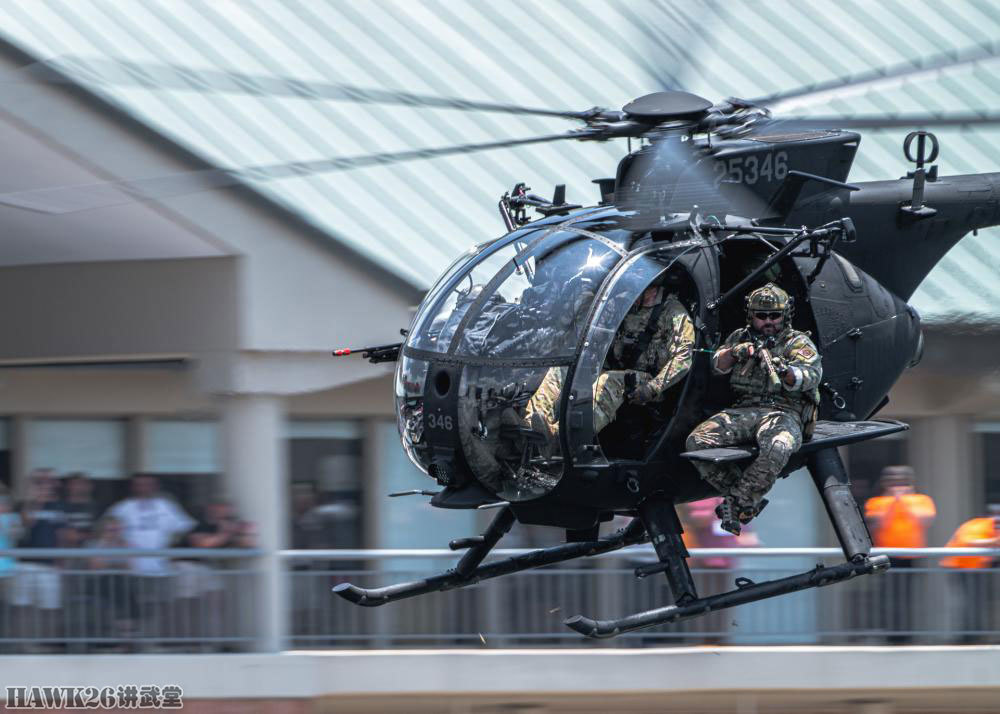 美軍特種部隊周能力展示活動 mh-6直升機配備擺臂式機槍架_騰訊新聞