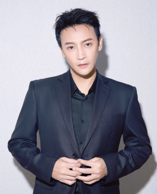 "陈志朋发声称,2020年6月开始,威廉基本没有担任经纪人的相关工作