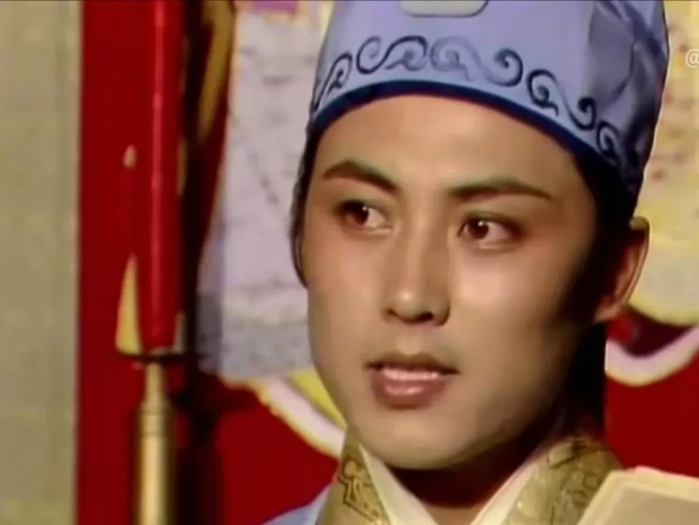 87版《红楼梦》贾琏风流好色,扮演者高宏亮却独宠姐弟恋妻子_腾讯新闻