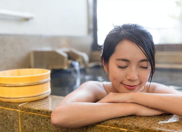 几乎有一半的神经,血管和血液都在双腿,所以平时在洗澡的时候要多照顾