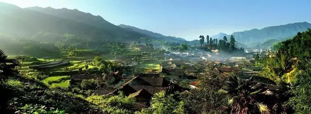 龙南这个冷门的古村,竟然美得扣人心弦_腾讯新闻