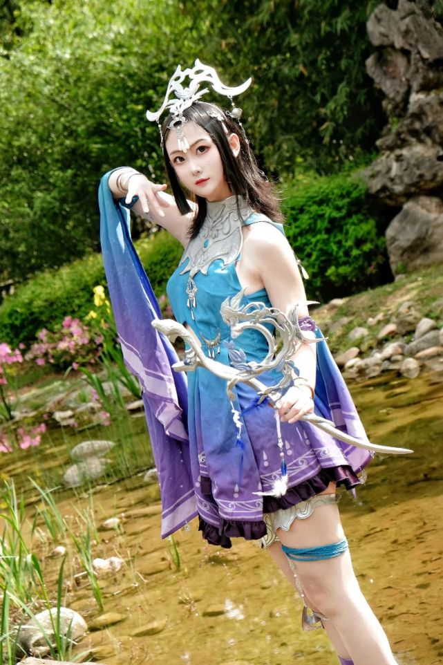 cos:剑网三 毒萝 "不是说好一起刷白骨哀的吗?