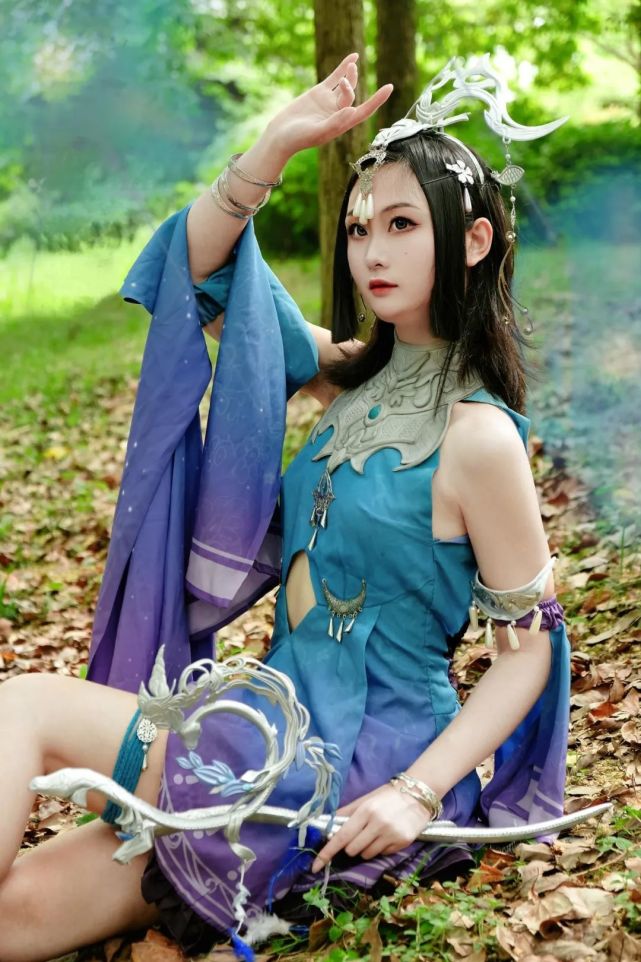 cos:剑网三 毒萝 "不是说好一起刷白骨哀的吗?