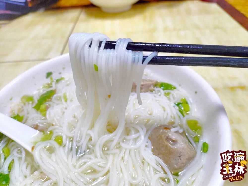 开了11年玉林这家大骨汤粉好吃到连汤底都喝光
