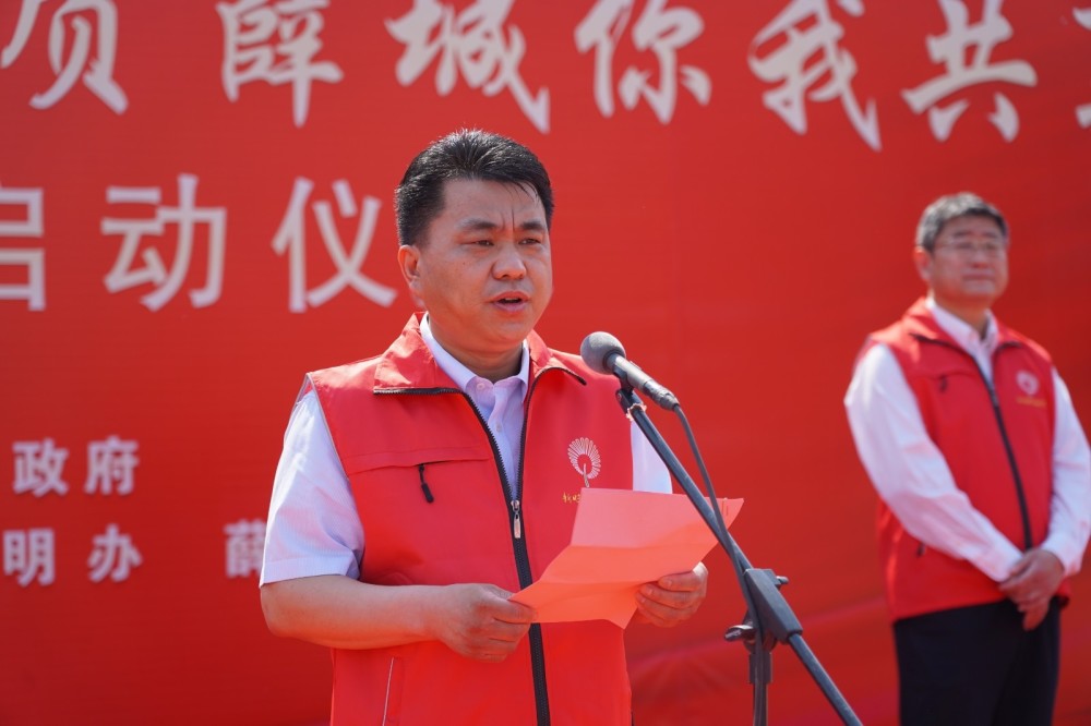 区领导巴海峰,樊猛,张红卫,刘波,翁增光,庞伟等出席,区直各部门主要