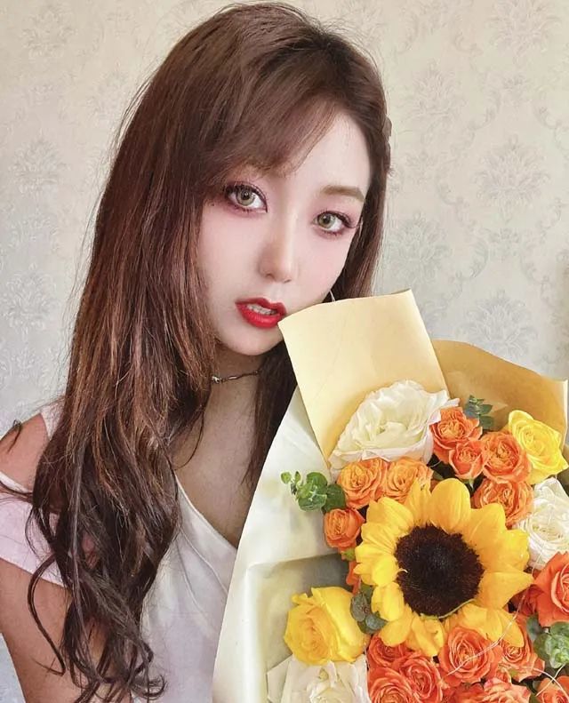 女排姑娘王佳筝晒照,颜值比惠若琪还要高,球迷:这才是神仙姐姐