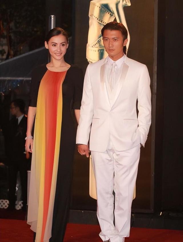 谢霆锋与张柏芝复婚,这个"瓜"太大,看笑话可以,千万别当真