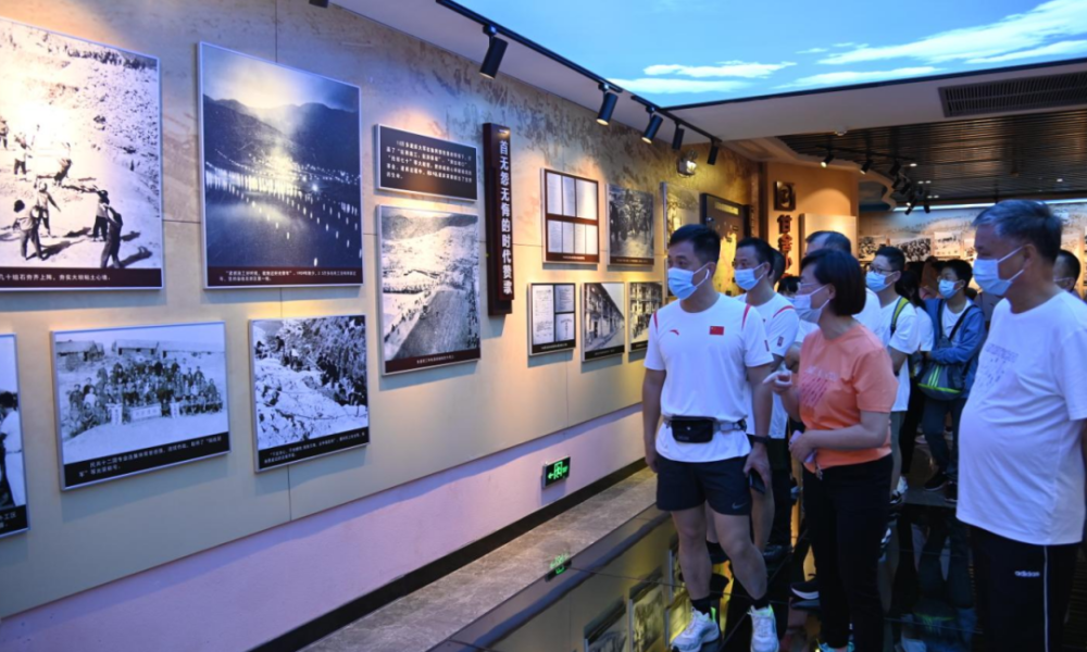 以建库为荣的感人事迹,使大家对时任莆田县县长,东圳水库建设总指挥原