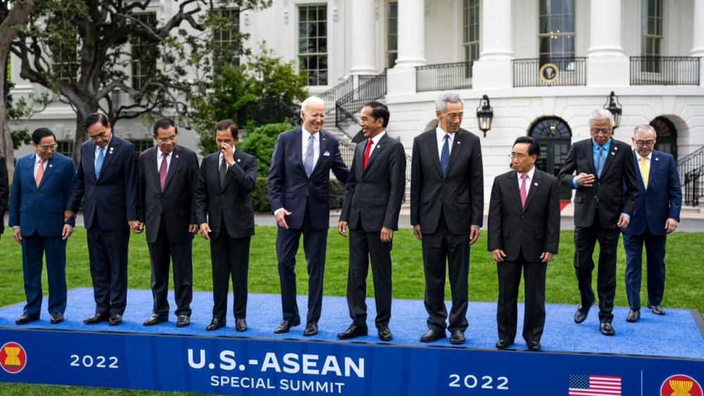 美国拿捏不住东盟成员国，印尼邀普京出席G20，泰国邀俄参加APEC
