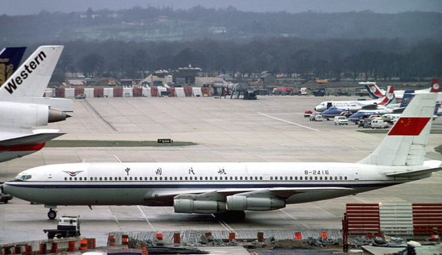 五星红旗下的"明日飞机",记波音707客机在中国民航服务记