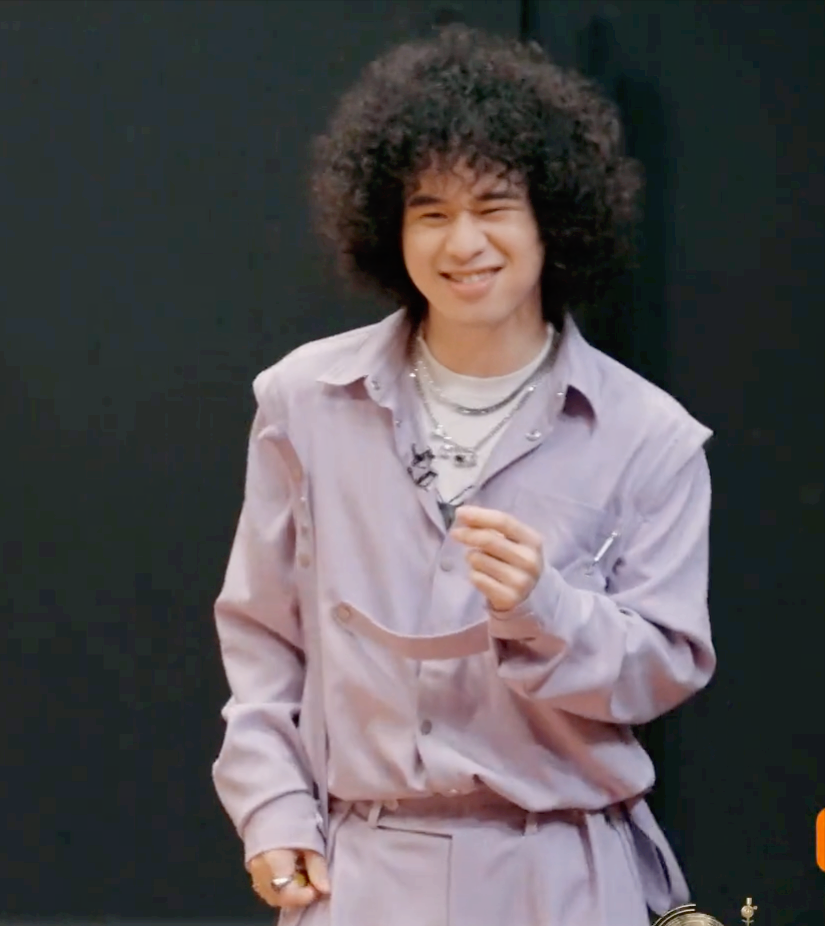 曾比特的爆炸头太耀眼,周笔畅,刘惜君好奇发问:你夏天不热吗?