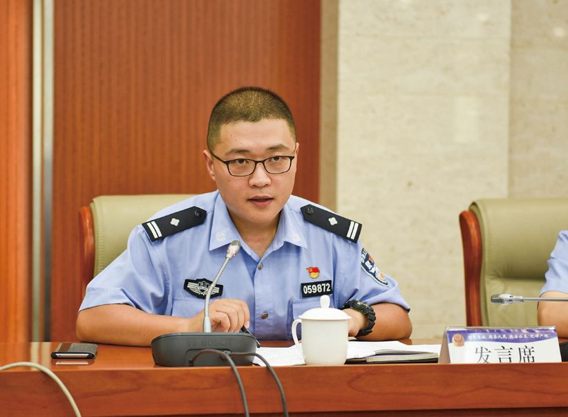 徐楠:致力于出入境外管工作16年_腾讯新闻