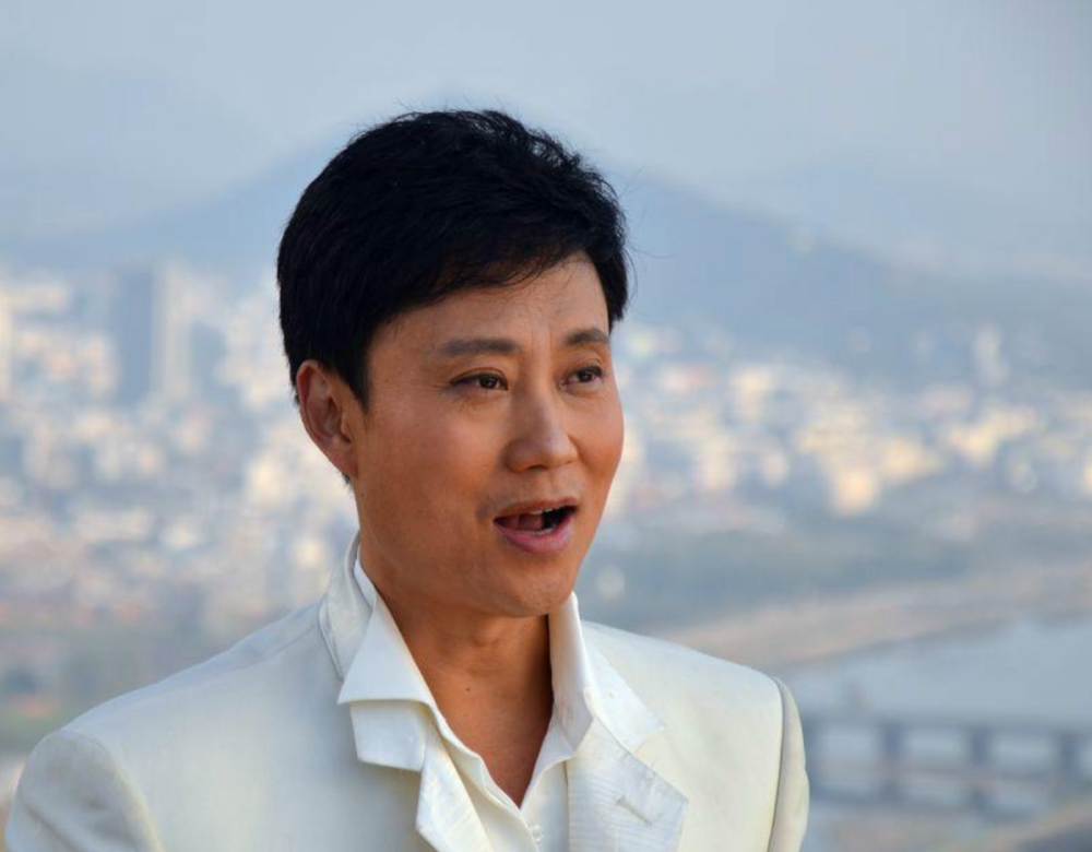 歌手耿为华和粉丝离婚后决定不再结婚51岁依旧单身