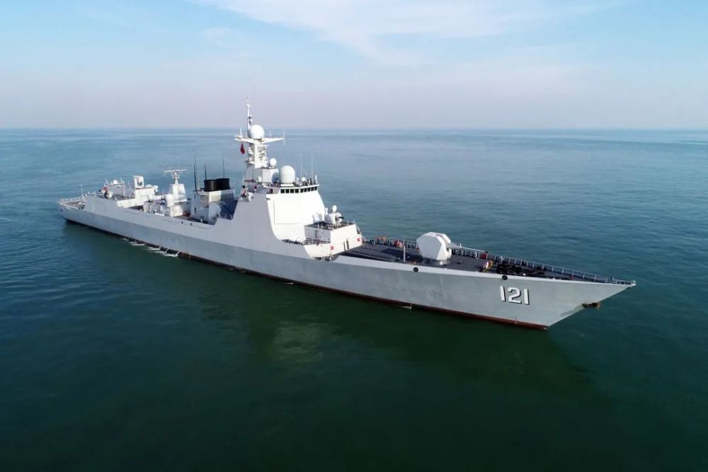 齐齐哈尔舰此外,北海舰队还装备有9艘054a型护卫舰,分别是538烟台舰