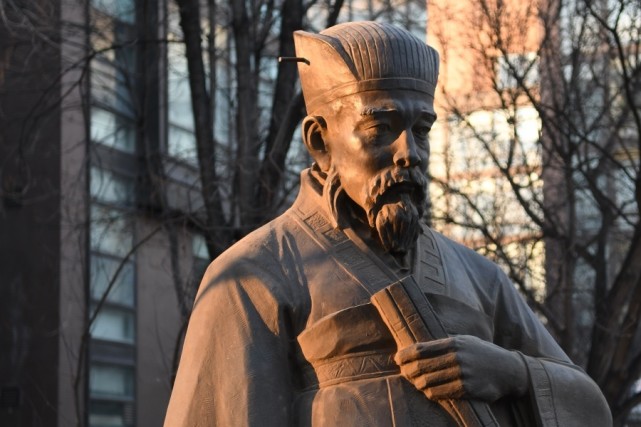 为孟子"性善论"辩护:小共同体自治互助的基石