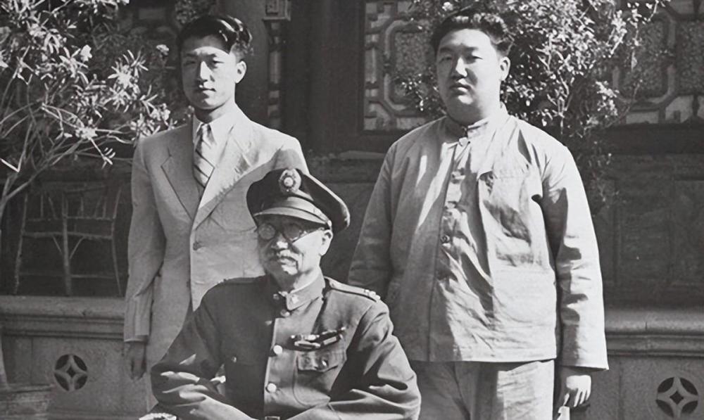 阎锡山客死异乡30年后儿子回忻州老宅售票员喊同志请买票