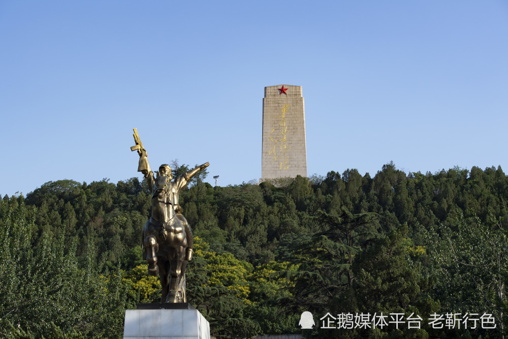 济南英雄山纪念碑图片图片