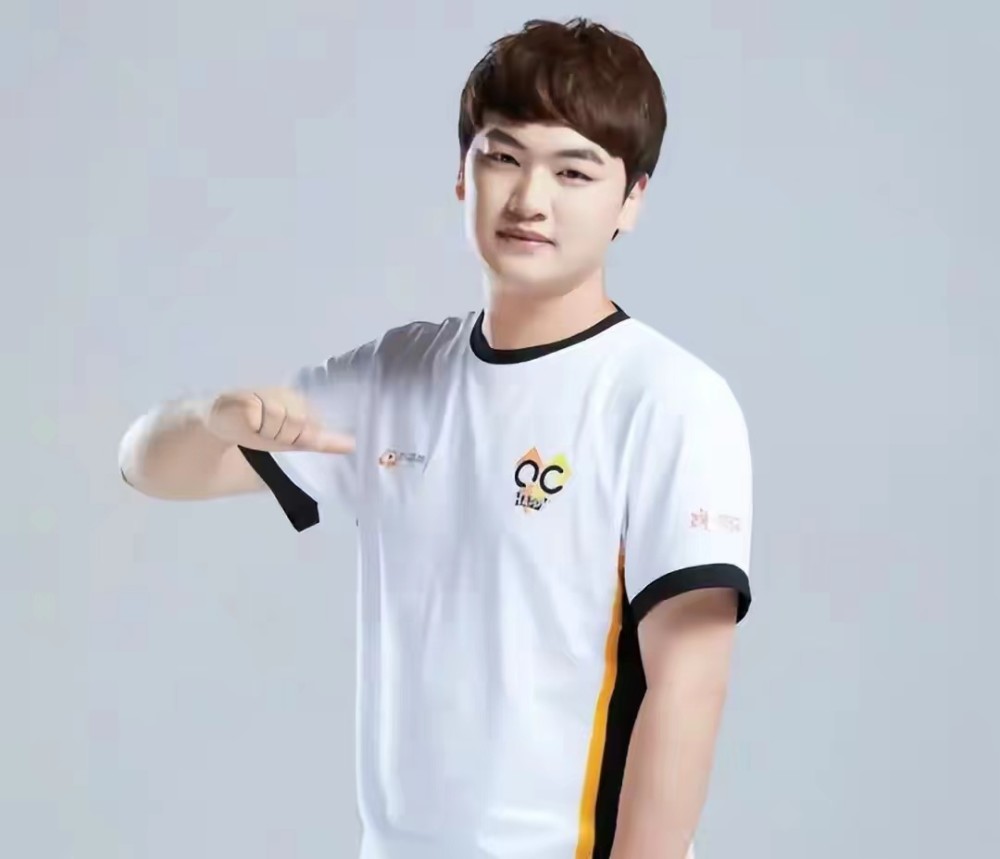 众所周知两人同属虎牙平台旗下主播,显然明凯的名气并没有刺痛大,然而