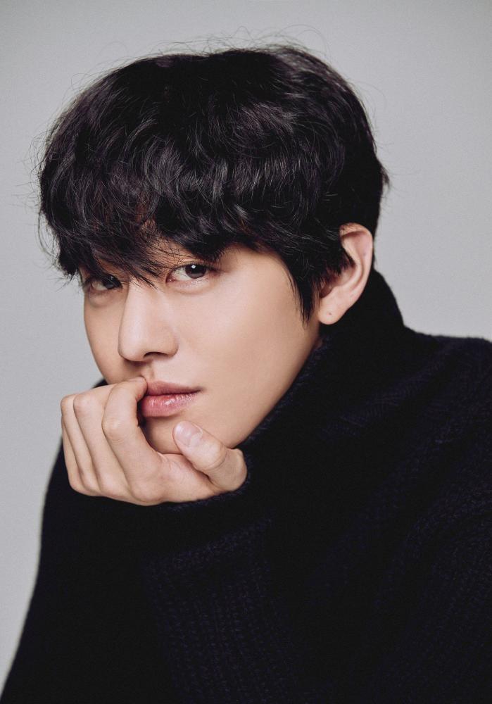 这3位韩国男演员不内卷身材就算了居然还扎堆发面了