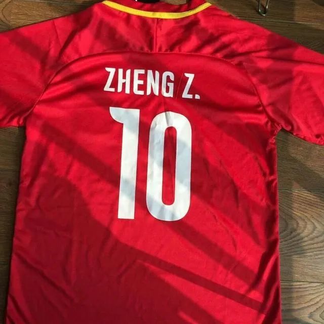 中国国青足球队名单_中国少年u14足球队名单_中国足球队长郑智