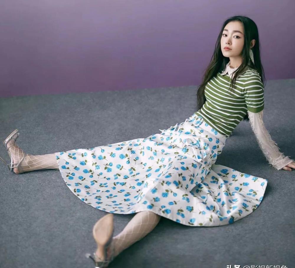 宋轶拍摄复古大片,穿打底衫搭配半身裙,美感不输旗袍造型_腾讯新闻
