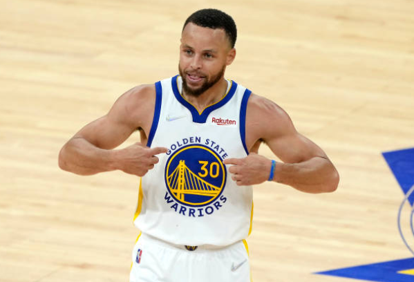 美媒晒库里8大神奇纪录!末节之王 5项数据均是全联盟最佳