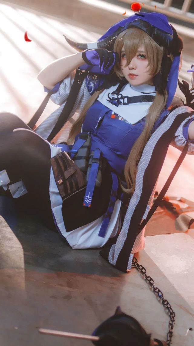 cos:明日方舟帕拉斯cos正片@渊秧