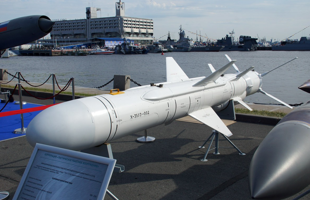 锆石高超音速导弹,即将正式开启服役,被誉为最强航母杀手!